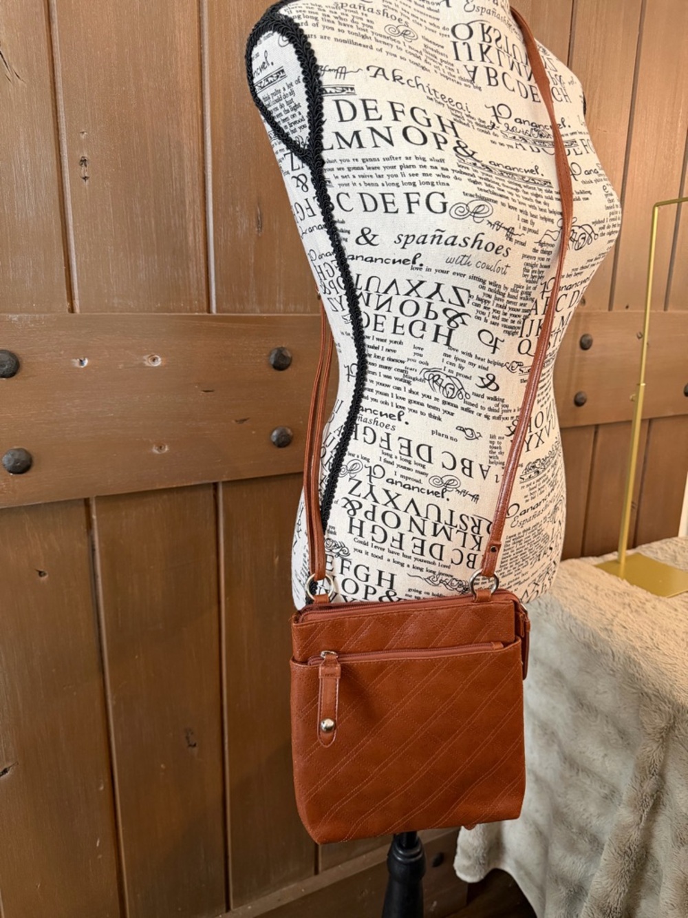 Merona Crossbody‎ Bag in Cognac Brown Lightweight Preowned good for travel.
